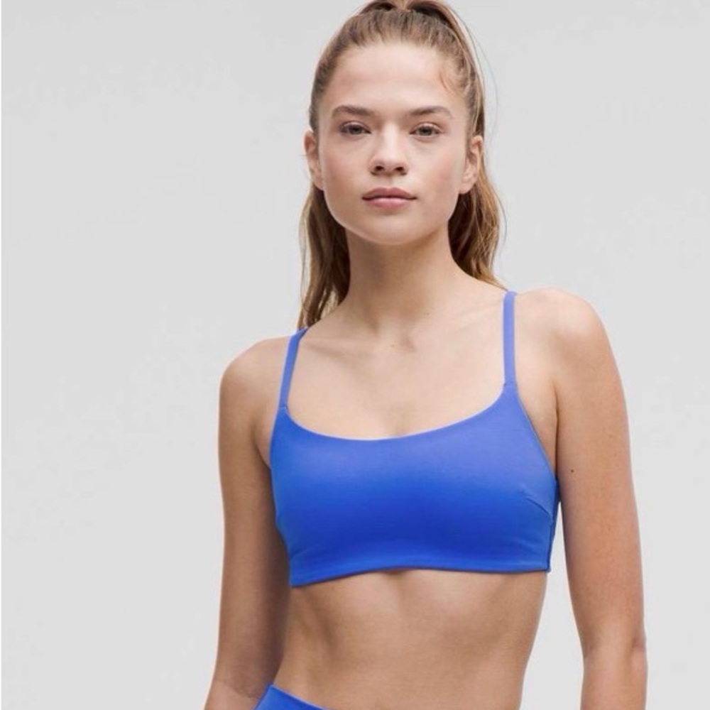 Lululemon Wunder train strappy bra. Size 8 C/D cup. EUC